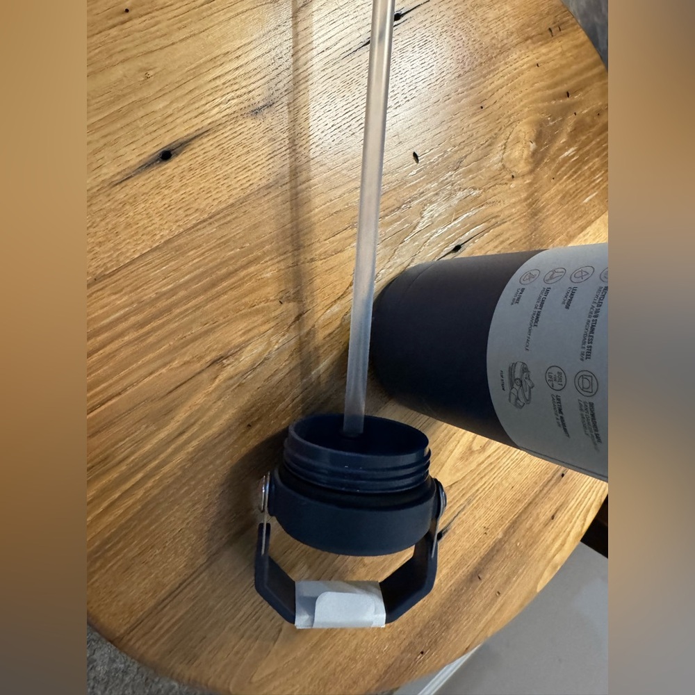 STANLEY THE ICEFLOW™ BOTTLE WITH FLIP STRAW LID 36 OZ - Picture 9 of 10